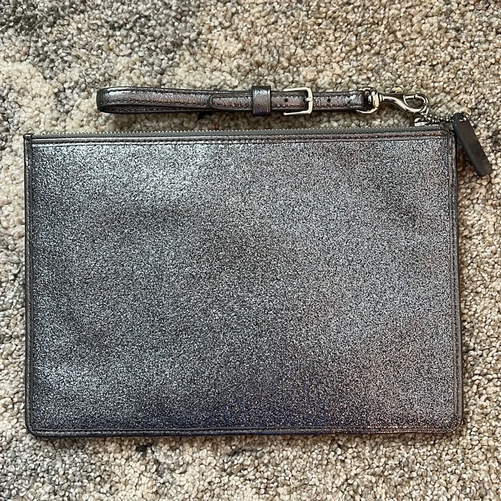 Coach - Picture 5 of 6